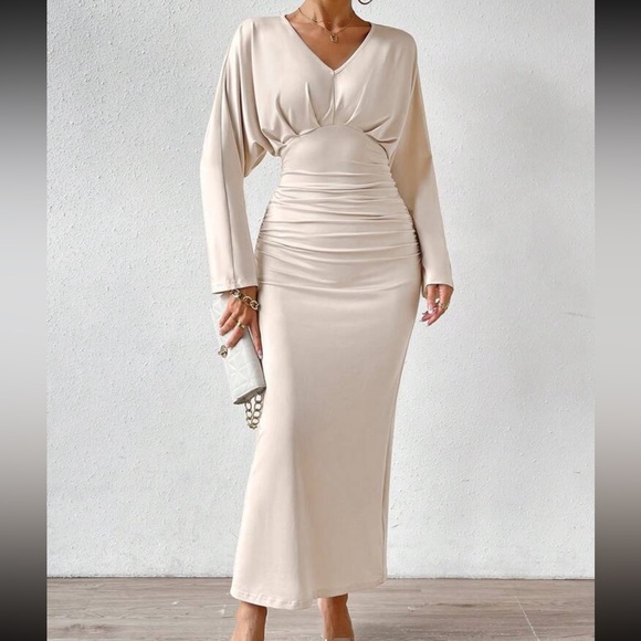 Batwing Sleeve Pleated Ruched Evening Party Dress - Picture 6 of 11